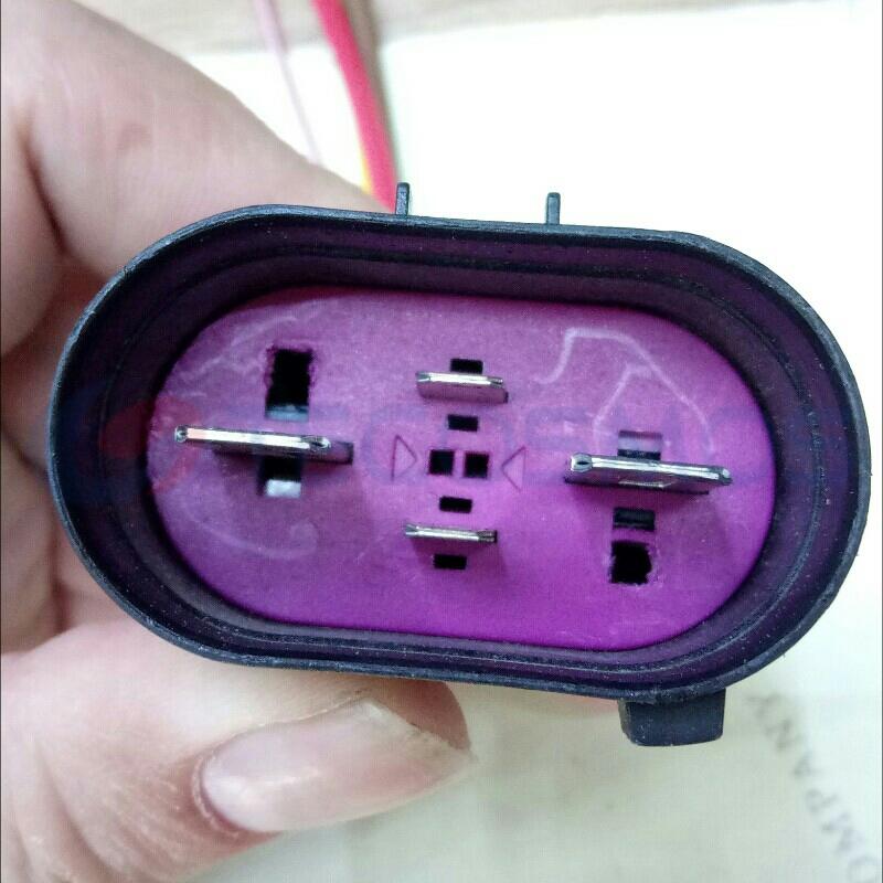 Car Connector For Volkswagen For electronic fan socket 1J0906444 4 pins CT4-0077G