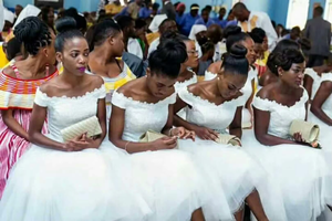 <span class=keywords><strong>Vestidos</strong></span> de Dama de Honor <span class=keywords><strong>Cortos</strong></span> Verdes con Apliques Africanos, Económicos, para Invitadas de <span class=keywords><strong>Boda</strong></span>, Hasta la Rodilla, con Hombros Descubiertos, Blancos, MB401 - Product Image 3