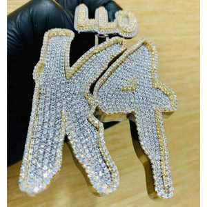 Collar con Colgante de Letra del Alfabeto Personalizado Elegante en Oferta, Chapado en Oro con Diamantes de Moissanita, Joyería Unisex para Cumpleaños y Aniversarios - Product Image 1