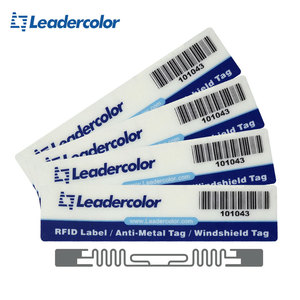 Étiquette RFID UHF passive étanche en papier 860-960 MHz, anti-effraction, pour pare-brise, pour la gestion des véhicules - Product Image 1