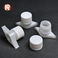 Capuchon en plastique renforcé pour la fermeture de sachets doypack de liquides à usage intensif