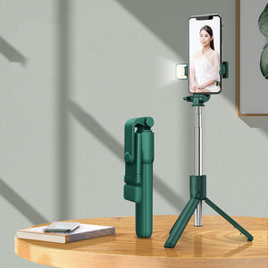 Nova Tendência Controle Remoto Tiro Artefato Luz ao ar livre Multifuncional live streaming desktop tripé Selfie Vara - Product Image 5