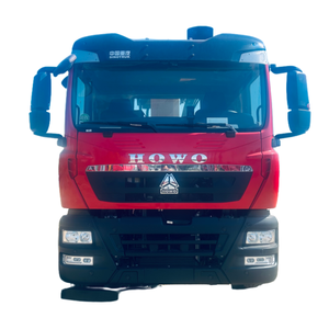 La grue montée sur camion Sinotruk HOWO 8x4 a une direction sensible et peut facilement grimper les collines. - Product Image 2