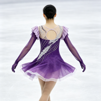 Robe de patinage artistique violette pour enfants et adultes, en tissu maillé, à manches longues, avec strass et dos évidé, pour la compétition et les spectacles