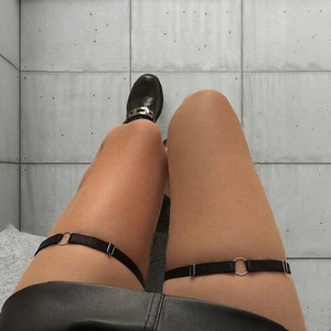 Estilo gótico para mujer, ligas de muslo de poliéster para adultos, cinturón, anillo de Metal cruzado negro, faja para el cuerpo, arnés para piernas - Product Image 2