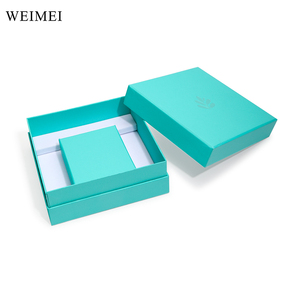 Boîte cadeau en papier vert de qualité supérieure personnalisée avec couvercle et base en carton pour l'emballage de colliers - Product Image 1