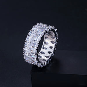 แหวนแต่งงาน แหวนหมั้น แหวนสัญญา ดีไซน์หรูหรา ประดับคริสตัลคิวบิกเซอร์โคเนียสีขาวและสีน้ำเงิน ทรงกลมขนาดใหญ่ สำหรับผู้หญิง - Product Image 2