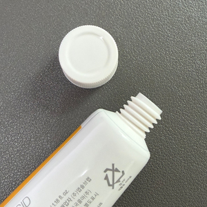 Crème pour le visage à la nicotinamide et à l'acide tranexamique, hydratante, éclaircissante, unifiante du teint, crème hydratante pour tous les types de peau - Product Image 3