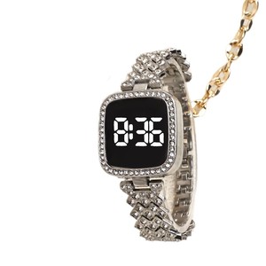 <span class=keywords><strong>Orologio</strong></span> da <span class=keywords><strong>Donna</strong></span> Piccolo Stile Elegante con Diamanti, LED, Cinturino in Acrilico, <span class=keywords><strong>Touch</strong></span>, Casual, alla Moda, Elettronico, Quadrato - Product Image 5