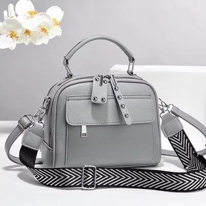 Bolso Urbano Impermeable con Múltiples Cierres, Bolso de Mano de Gran Capacidad para Mujer, Moderno y a la Moda, con Correa Ancha para Llevar al Hombro o Cruzado - Product Image 6