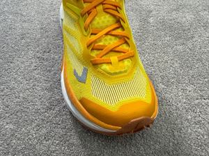 Une gamme complète de chaussures de sport et décontractées en tissu mesh respirant et confortable pour hommes et femmes, une marque très vendue - Product Image 5