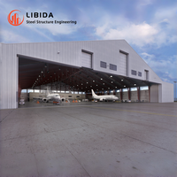 Hangar d'aviation industriel sur mesure à grande portée en acier léger ASTM pour services aéroportuaires et aéronautiques, avec services de soudage et de découpe