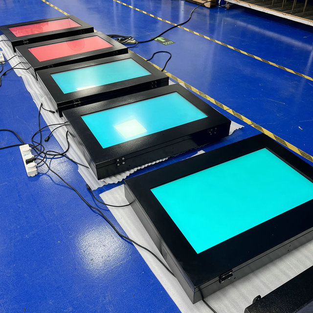 32-Inch Outdoor Waterproof Android Advertising Screen 2500nits Industrial Anti-Glare Horizontal Wall Mounted Touch IP65 Rating
