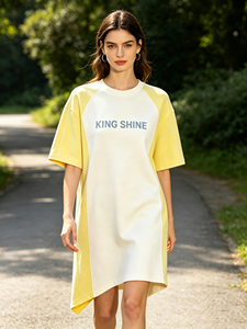 Abito T-shirt Oversize da Donna in Viscosa con Scollo a O e Maniche Corte, Personalizzato con Stampa in Rilievo, Modello Midi Monopezzo - Product Image 1