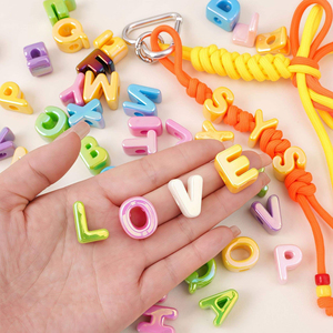 Cuentas de letras acrílicas iridiscentes en colores pastel, cuentas <span class=keywords><strong>del</strong></span> alfabeto A-Z con agujero grande para correas de bolsos <span class=keywords><strong>y</strong></span> pulseras DIY - Product Image 1