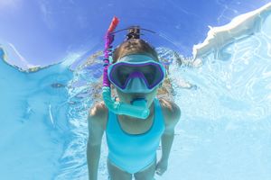 Máscara de Buceo Antivaho para Niños 25046, Juego de Snorkel y Aletas Crusader para Jóvenes de 7+ Años - Product Image 2