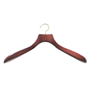Perchas de madera maciza de caoba de lujo con acabado brillante y gancho dorado para estudio de sastrería, fabricante de perchas. - Product Image 1