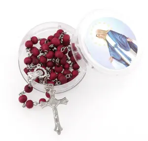 Collana rosari con pendente a croce santa con perline in legno di fragranza rosa da 6mm con gioielli religiosi con rosario in argento a croce Maria Center