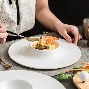 Japanese White Ceramic Plate Irregular Main Course Steak Cutlery Home Restaurant Kitchen Dishes Decoration