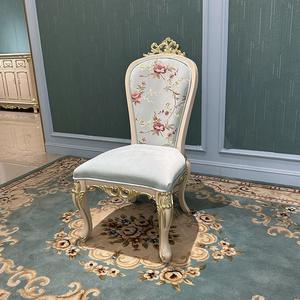 <span class=keywords><strong>Table</strong></span> à manger française et combinaison <span class=keywords><strong>de</strong></span> chaises <span class=keywords><strong>Table</strong></span> à manger ronde <span class=keywords><strong>en</strong></span> bois massif europé<span class=keywords><strong>en</strong></span> avec plateau tournant <span class=keywords><strong>Table</strong></span> à manger sculptée - Product Image 4