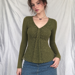 Blusa Elegante Casual de Punto Verde Oliva Vintage con Cuello en V, Frente Fruncido, Manga Larga, Corte Ajustado y Dobladillo Acampanado, Ecológica - Product Image 4