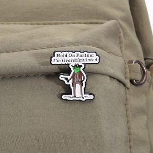 牛仔青蛙珐琅别针搞笑左轮手枪动物胸针徽章饰品礼品背包衣服朋友批发 - Product Image 3