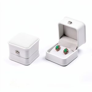 Caja de Lujo para Pendientes, Caja de Regalo de Joyería de Piel Sintética con Tapa Abatible Personalizada, Inserto de Terciopelo, Logotipo Estampado en Lámina para Empaque de Joyería de Marca OEM - Product Image 6