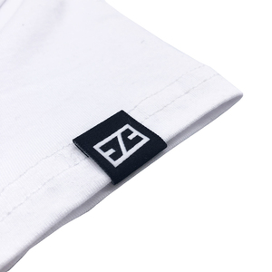 Etiqueta de camiseta Logotipo de marca personalizado Etiqueta tejida Etiquetas de dobladillo para ropa - Product Image 5