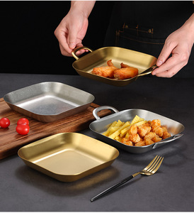 <span class=keywords><strong>Plateau</strong></span> de service carré doré en acier inoxydable <span class=keywords><strong>Plateau</strong></span> à sushi mat avec double poignée <span class=keywords><strong>Plateau</strong></span> à <span class=keywords><strong>homard</strong></span> espagnol pour restaurant - Product Image 2