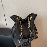 Sacs seau rétro transfrontaliers à chaîne pour femmes, nouvelle collection hiver 2025, sac à bandoulière décontracté simple avec cordon de serrage