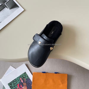 Mocasines de Hombre de Marca al por Mayor, de Cuero Charol Negro, Estilo de Diseñador de Lujo, Pantuflas Casuales de Felpa Suave de Alta Calidad para Mujer - Product Image 5