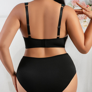 Luxury Dark Green Color Block Flocked <b>Lace</b> Plus Size Lingerie Set - Push-Up, High <b>Elasticity</b>, and Breathable Plus Size Lingerie - Product Image 2