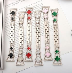 Trèfle à quatre feuilles de luxe avec <span class=keywords><strong>bracelet</strong></span> de montre en diamant pour montre <span class=keywords><strong>apple</strong></span> <span class=keywords><strong>8</strong></span>/7/6/5/4/3/2 femmes mode <span class=keywords><strong>bracelet</strong></span> de montre en métal allié - Product Image 2