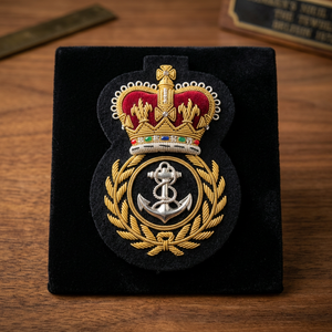 Écusson brodé personnalisé avec aigle et couronne de lauriers, à coudre sur tissu, pour uniforme ou vêtement - Product Image 3