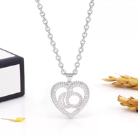 Collier de créateur de marque célèbre, collier en acier inoxydable pour femmes, bijoux, collier avec pendentif carré