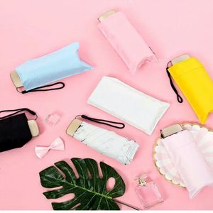 Sombrilla Ultraligera Plegable de Cinco Secciones con 6 Varillas, Diseño Moderno, Recubrimiento Negro, Protección Solar, Mini - Product Image 1