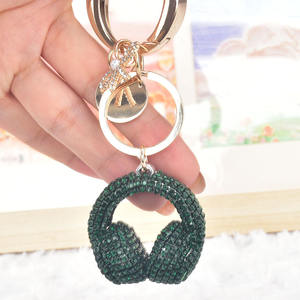 Article populaire : Porte-clés casque 3D entièrement orné, un accessoire indispensable pour votre voyage sophistiqué, breloques de sac charmantes - Product Image 4