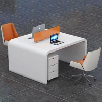 Bureau d'ordinateur en bois au design minimaliste moderne avec finition blanche laquée, bureau combiné pour personnel de bureau