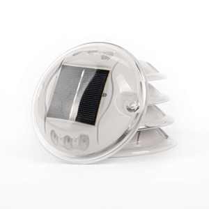 Постоянно мигающий круглый пластиковый мини-светодиодный дорожный светильник на солнечной батарее - Product Image 6