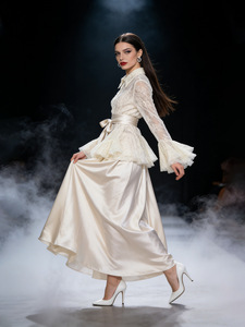 <span class=keywords><strong>Nouvelle</strong></span> <span class=keywords><strong>collection</strong></span> 2026 : Ensemble élégant chemisier à volants et jupe en dentelle et satin pour <span class=keywords><strong>femme</strong></span> - Product Image 2