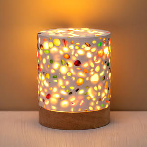 Lampada da Tavolo in Stile Terrazzo con Cristalli Naturali Curativi, Luce Notturna LED Decorativa Moderna Regolabile con Base in Legno - Product Image 4