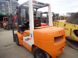 중고 3.5 톤 35 TCM 지게차 원래 일본 토요타 농장 건설 산업을위한 엔진 모터 기어 박스 재고 만들기 - Product Image 6