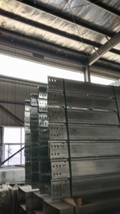 รางเคเบิลโลหะชุบสังกะสี, รางเหล็กเคลือบผงขนาด 50x100x200 มม., รางและท่อร้อยสายไฟแบบรางและแบบบันได - Product Image 6