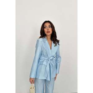 Conjunto de Chaqueta y Pantalones con Cinturón Azul Estilo Ejecutivo para Mujer, Atuendo Brillante y Moderno para Verano - Product Image 3