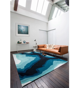 Tapis en laine de Nouvelle-Zélande fait main AquaGlide par Rugfine, tapis d'intérieur multicolore bleu marine et aqua de qualité supérieure, fait main, avec un design artistique moderne - Product Image 1