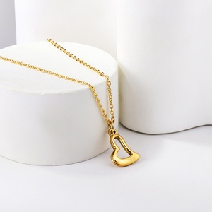 Collar con Colgante de Moda Personalizado, Collar de Acero Inoxidable Chapado en Oro de 18K para Mujer - Product Image 4