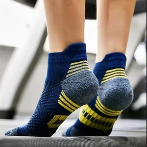 Wholesale 1 Pairs Men's Comfort Fit Cushion Performance Athletic Crew <b>Socks</b> for Outdoor <b>Sports</b> - Product Image 3
