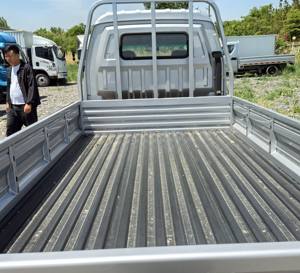 Le micro camion Changan 4x2 est puissant et peut facilement supporter des pentes raides et des charges lourdes. Il est fabriqué en Chine. - Product Image 4