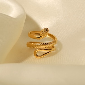 Anillos de apertura de diseño de <span class=keywords><strong>serpiente</strong></span> con textura de acero inoxidable chapado en oro de 18 quilates de capa clásica - Product Image 6