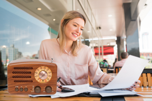 Vofull Có Thể Sạc Lại Đa Ban Nhạc Đài Phát Thanh Cổ Điển Loa Không Dây Bàn FM Đài Phát Thanh Bằng Gỗ Retro Đài Phát Thanh Với Máy Nghe Nhạc USB - Product Image 3